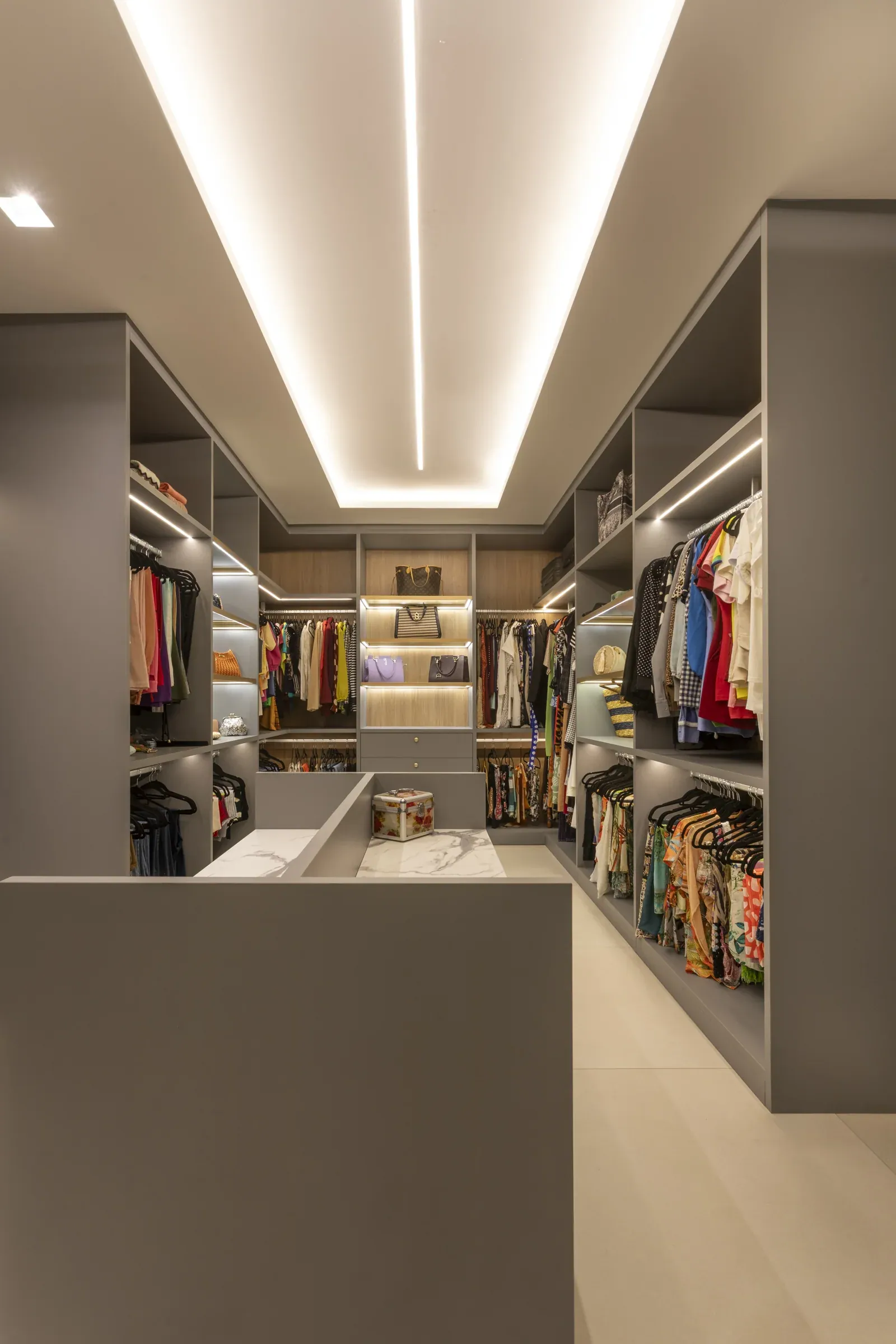 Closet & Walk-in